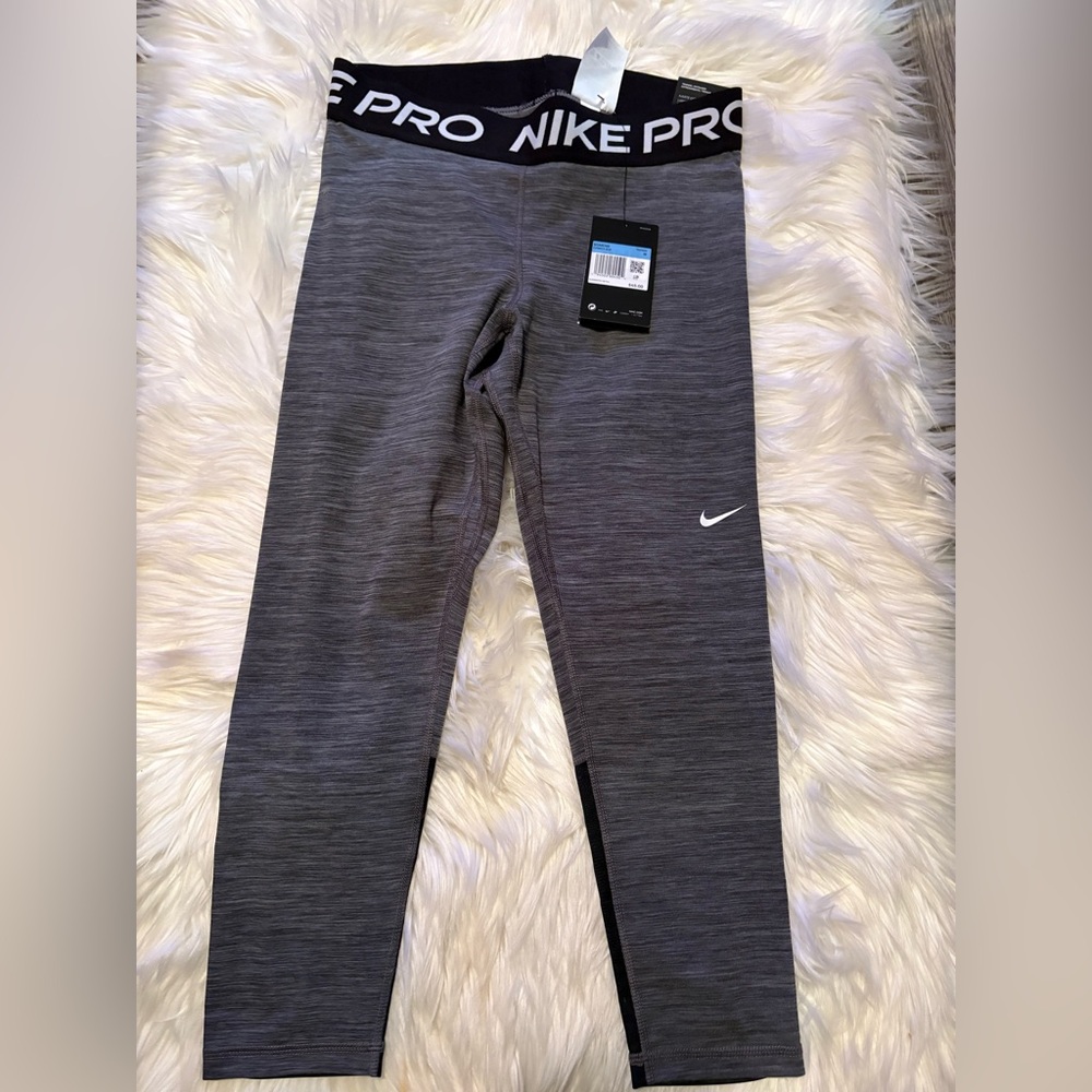 Women Nike Crop Leggins